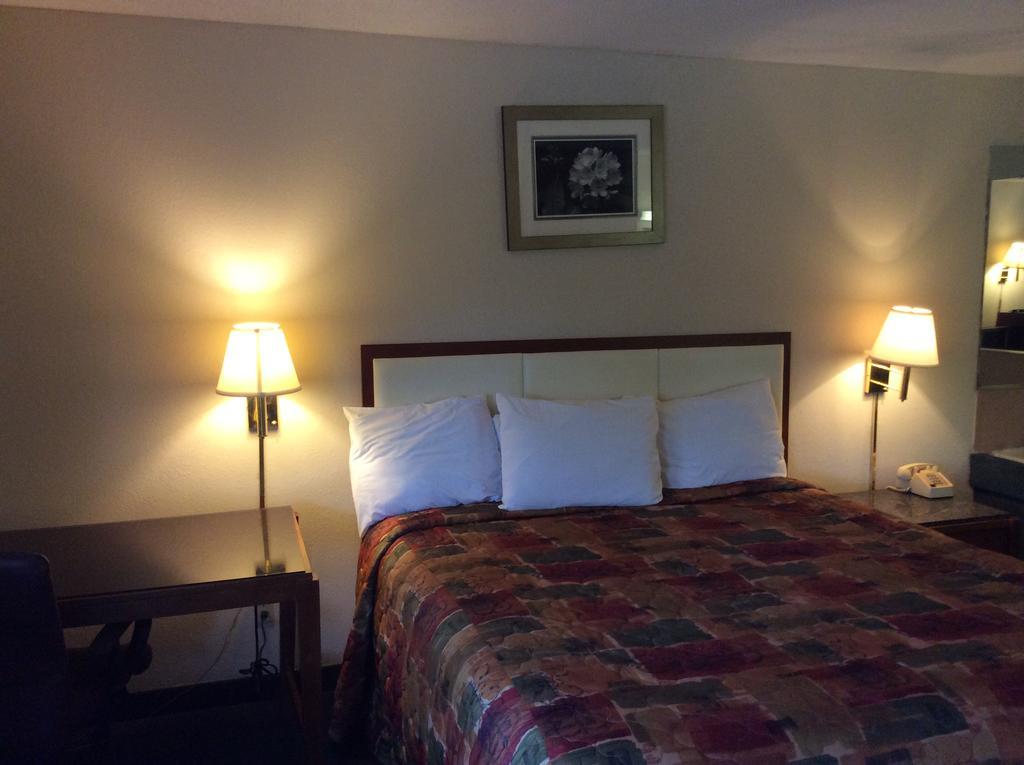 Days Inn By Wyndham York Alabama Esterno foto